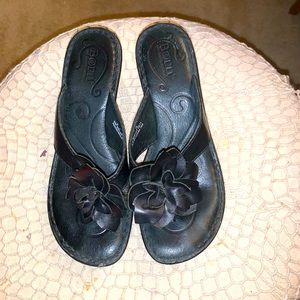 Born size 8M black sandals EUC